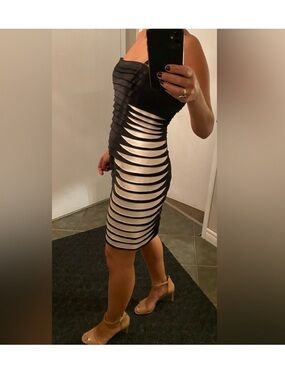 BCBG Max Azria dress size 4 US